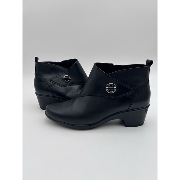Clark’s Collection Women’s 9 Side Buckle Black Leather Booties Comfort Shoes - Picture 1 of 8